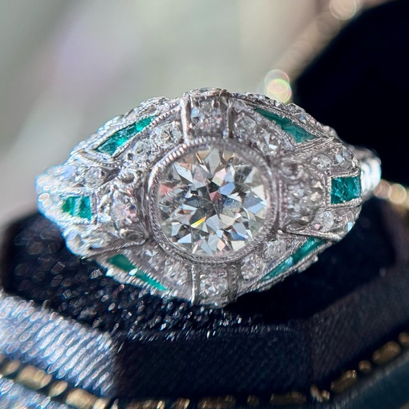 Art Deco Platinum Diamond Emerald Engagement Ring - Picture 13 of 17